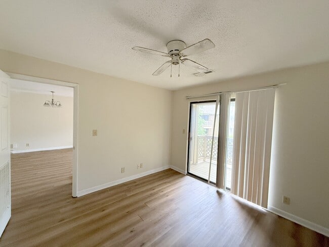 Building Photo - 4975-4977 7 Pine Cir
