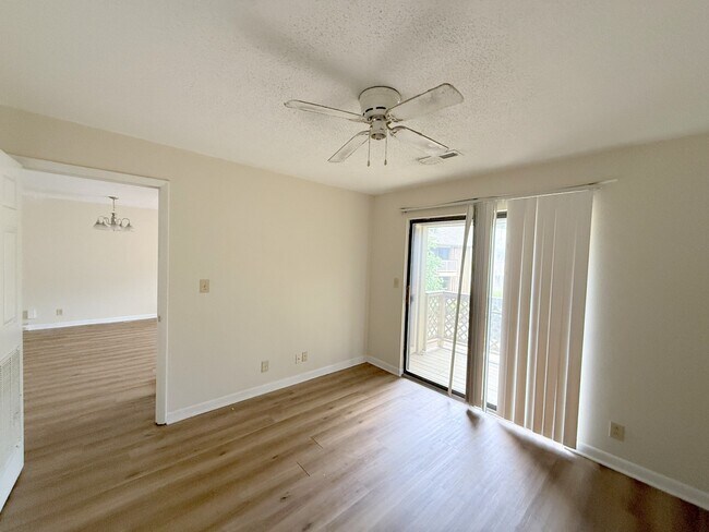 Foto del edificio - 4975-4977 7 Pine Cir