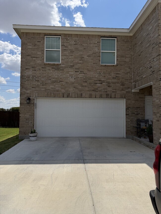 Foto del edificio - 5677 Ladytown Ln
