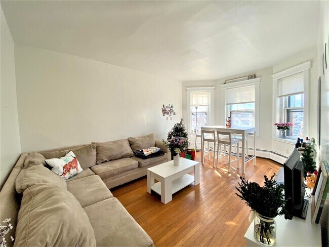 Foto del edificio - HOT FENWAY LISTING!!!!!
