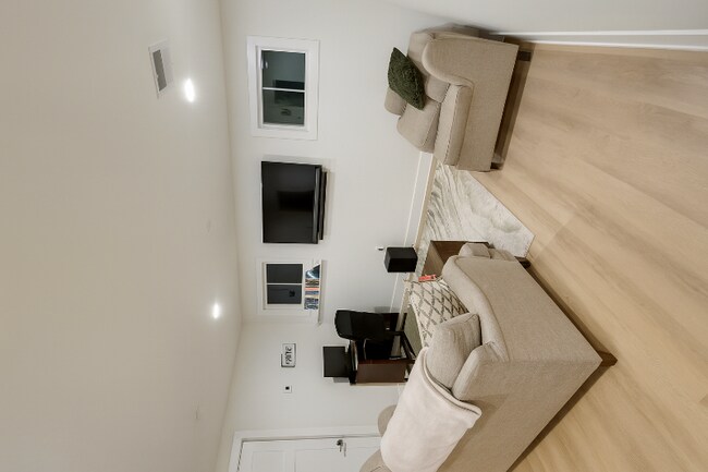 Foto del edificio - 1768 Harbor Dr