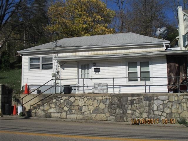 Primary Photo - 2 BR 1 BA House on Main Street