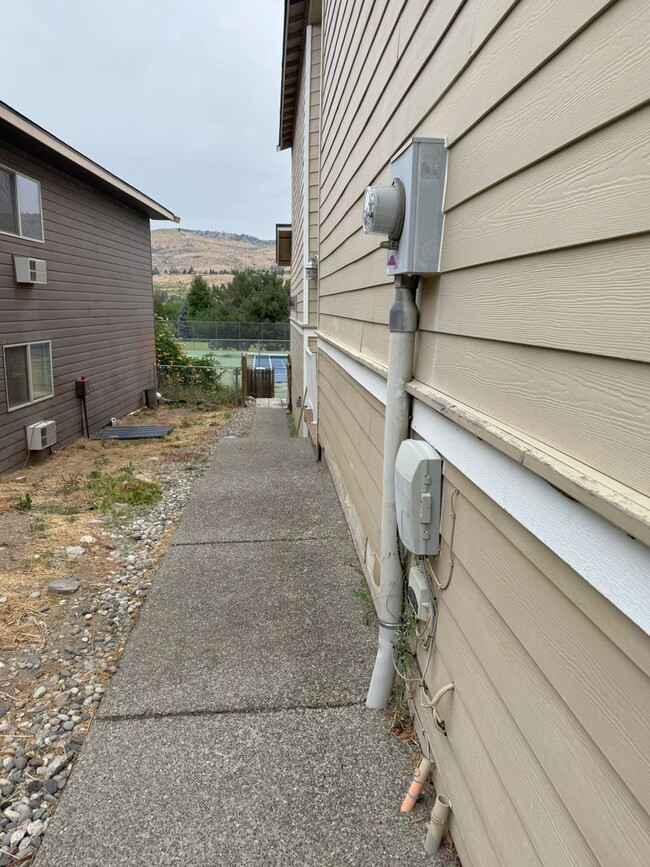 Building Photo - 101 A Nelmida Ln