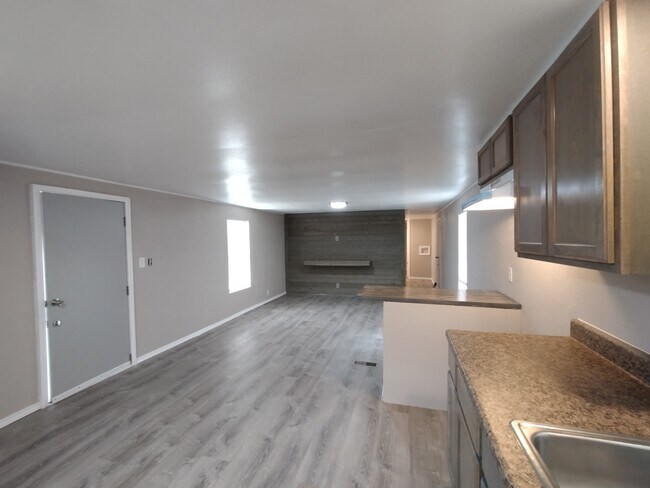 Building Photo - 1210 Pawnee Trail
