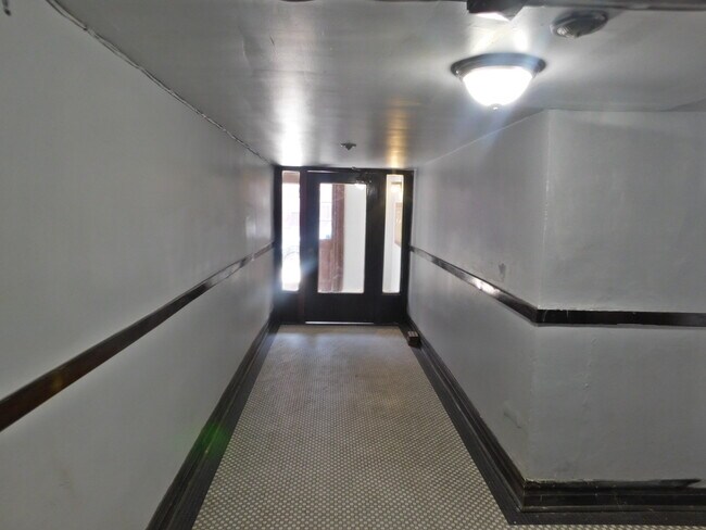 Building Photo - 7151 S King Dr