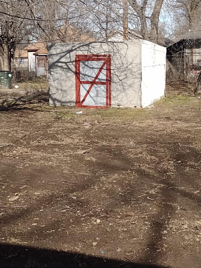 Foto del edificio - 1528 E 3rd Ave