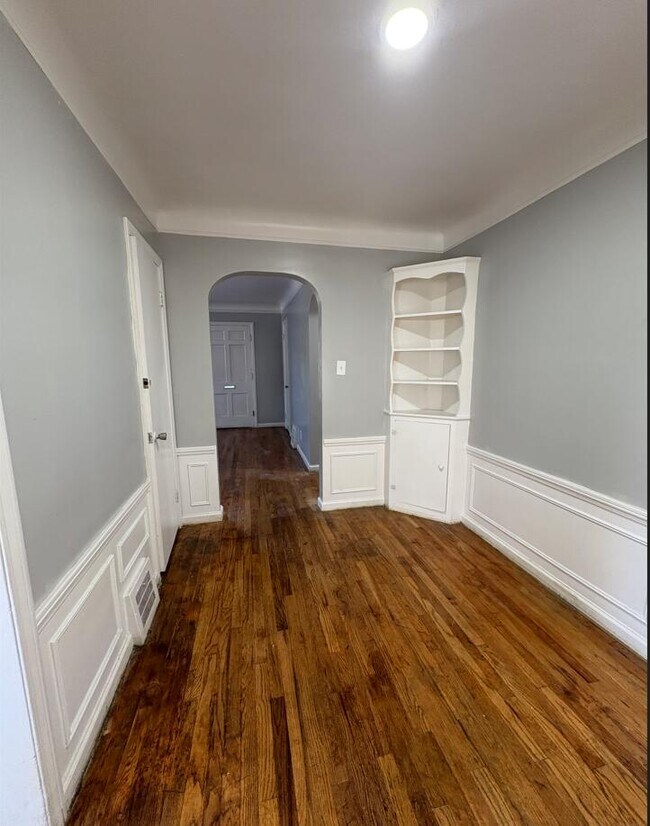 Foto del edificio - 5115 Farmbrook St