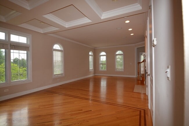 Building Photo - 1904 Alta Vista Ct