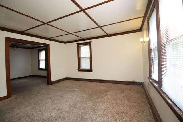 Building Photo - 346 Riverview Dr