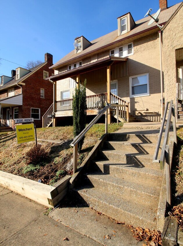 Primary Photo - Louisa Street Townhomes