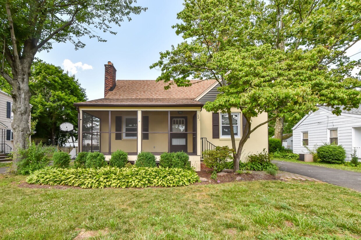 Primary Photo - 321 Forest Rd