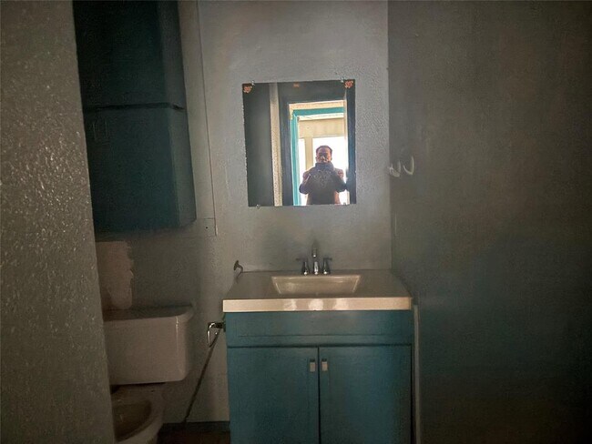 Foto del edificio - 7926 Mullen Dr