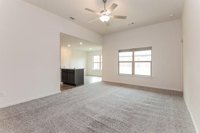 Building Photo - 833 Mallorie Ln