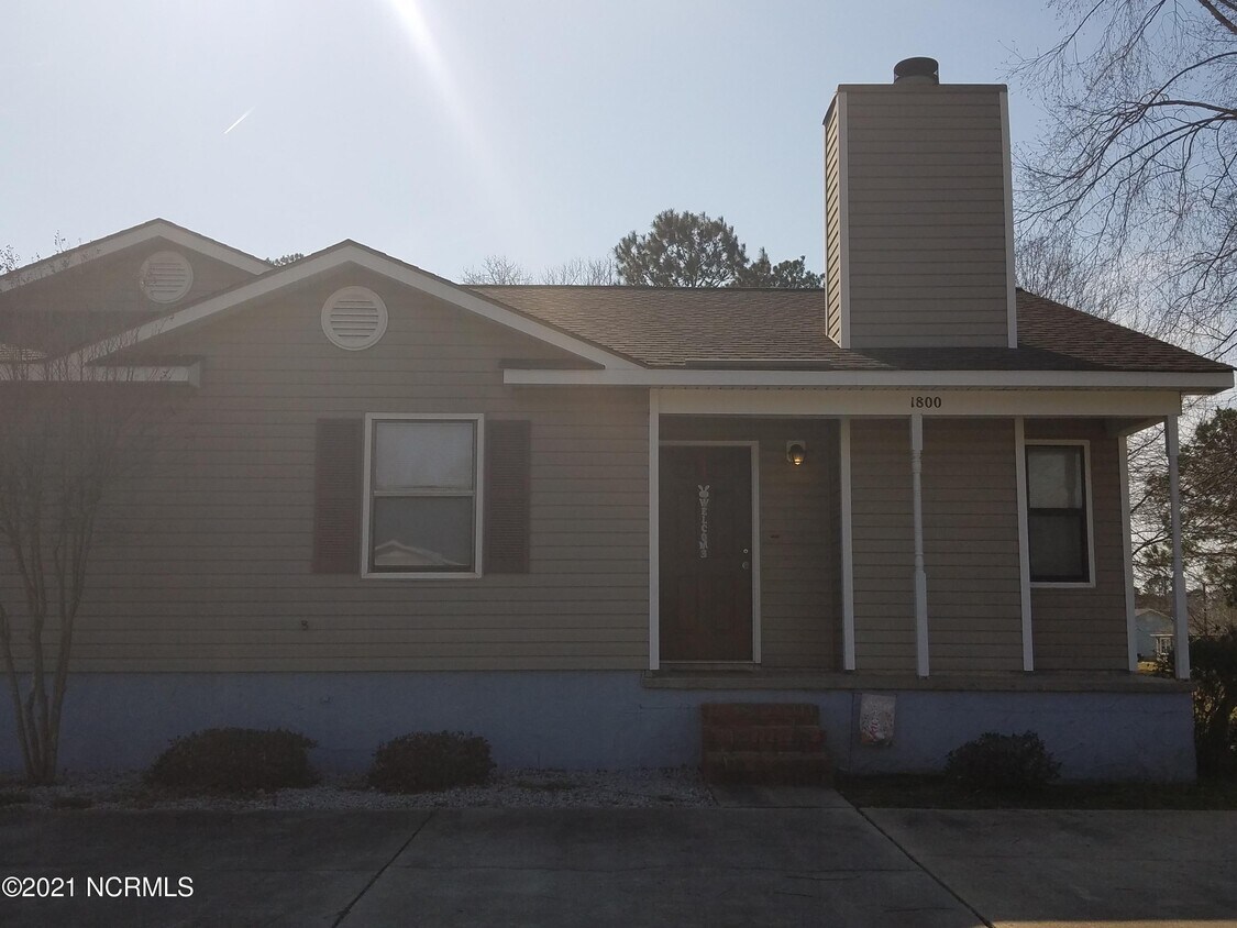 1800 Countrywood Blvd, Jacksonville, NC 28540 Townhome Rentals in