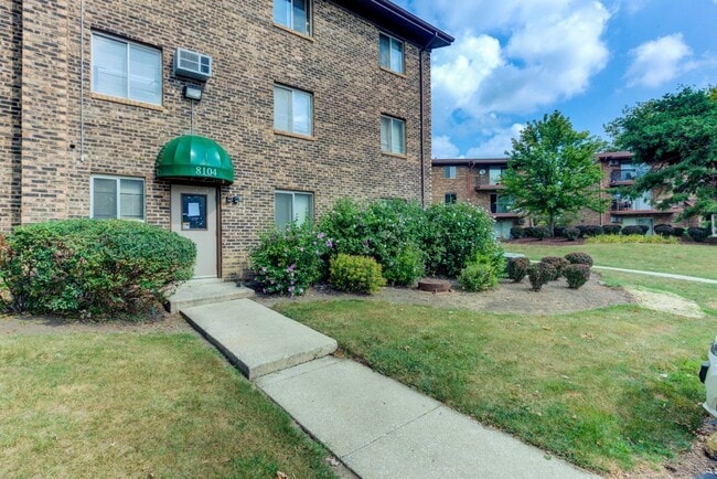Building Photo - 8108 Waterbury Ct
