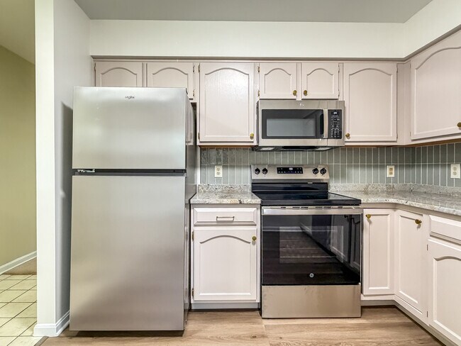 Foto del edificio - 208 Greenview Dr