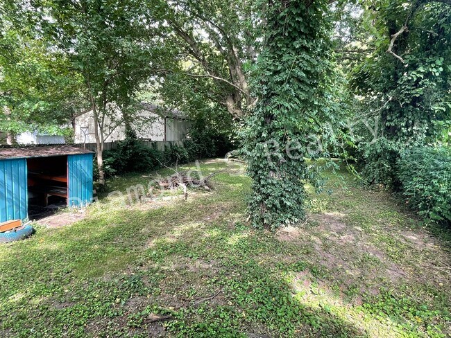 Foto del edificio - Cute 2 bedroom home available Early November!