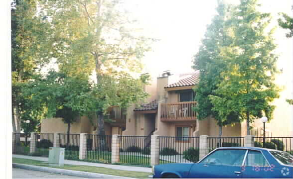 Primary Photo - 1251 S Meadow Ln