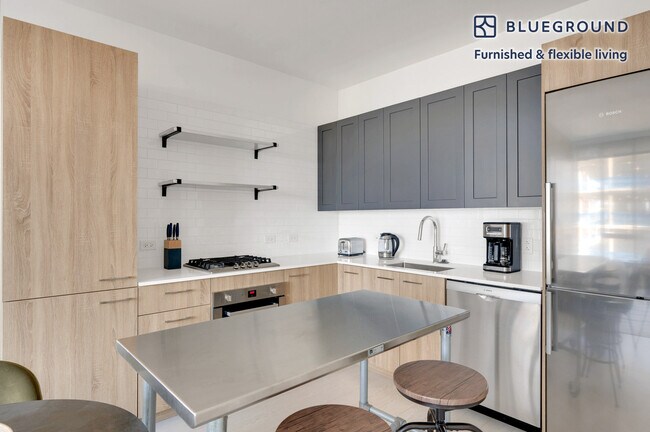 Foto del edificio - 1035 W Van Buren St