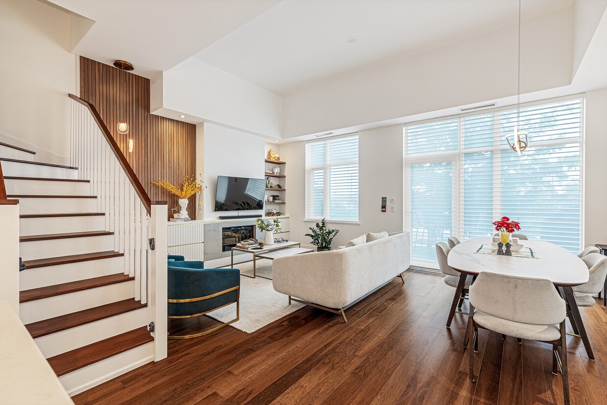 Primary Photo - 25 Malcolm Rd