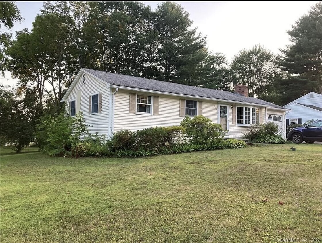 Primary Photo - 208 Lyman Dr