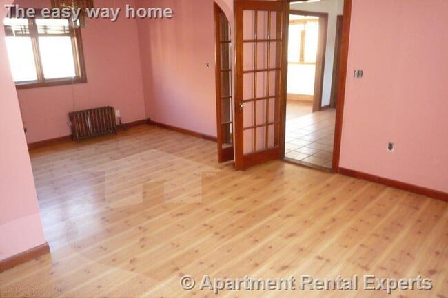 Photo - 569 Main St Apartment