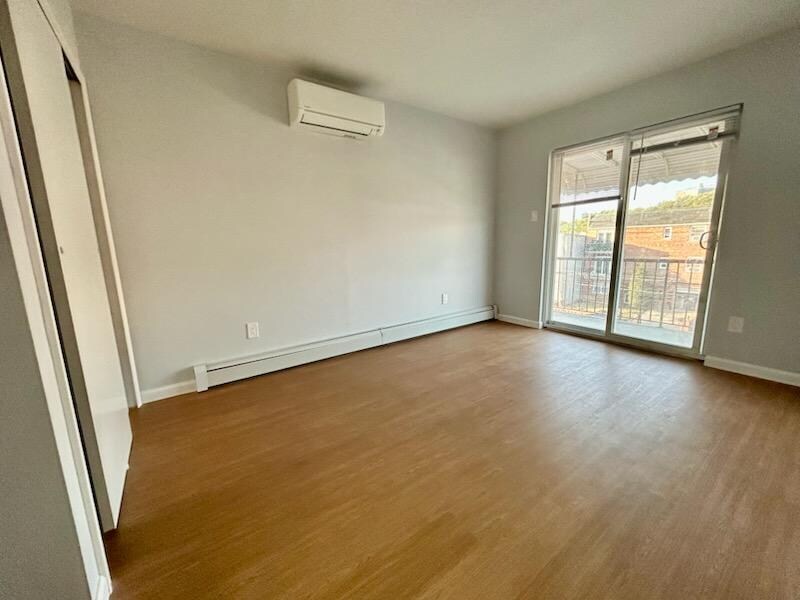 Foto del edificio - 2740 Bath Ave