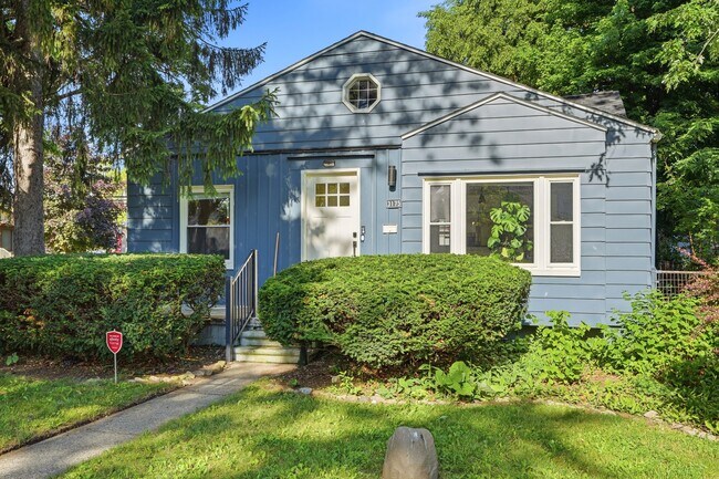 Building Photo - 3175 McDowell St