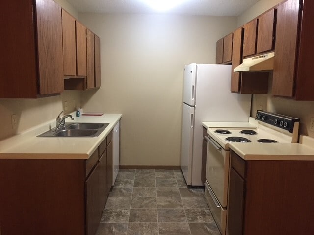 Building Photo - Suncrest Apartments