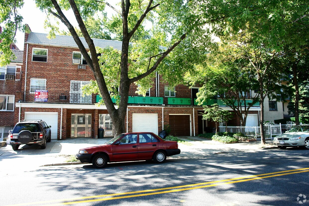 Primary Photo - 14526-14532 34th Ave