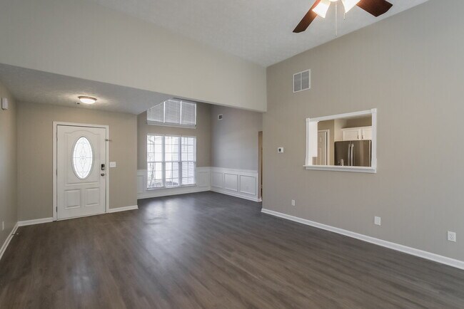 Building Photo - 492 Clearwater Way
