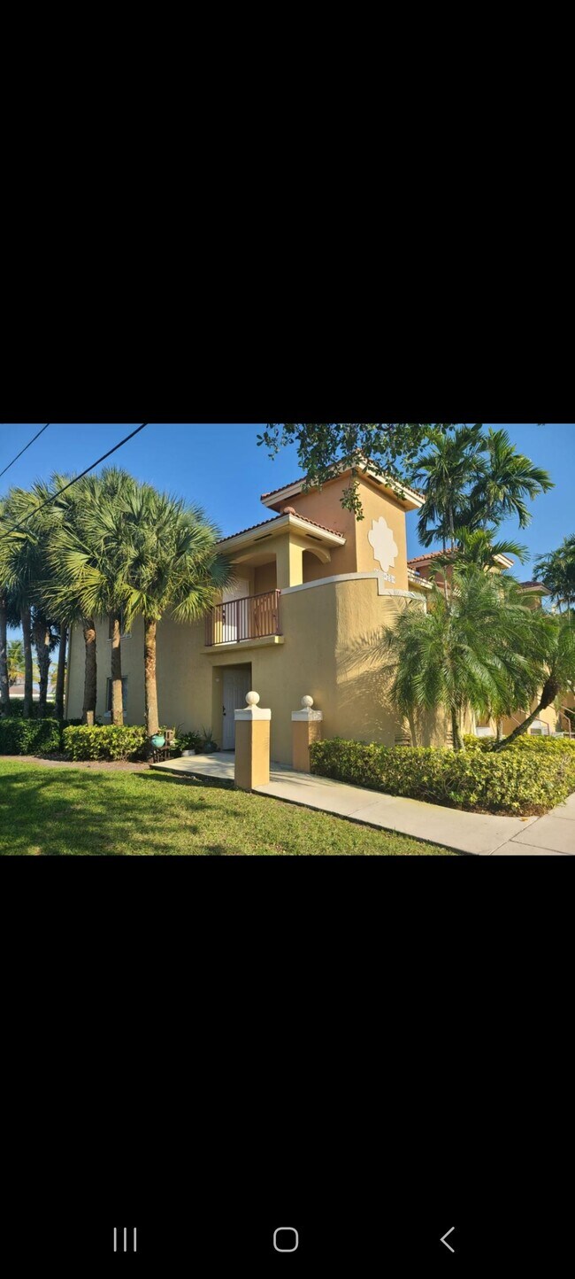 Foto del edificio - 681 NW 78th Ter