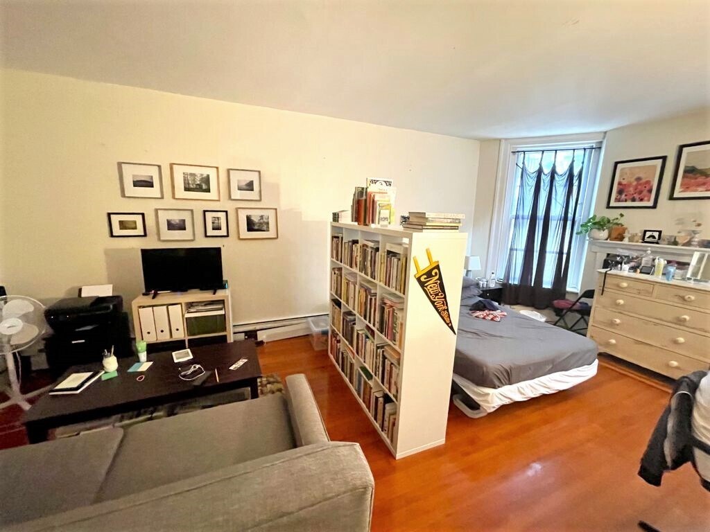 Foto del edificio - 1067 Beacon St