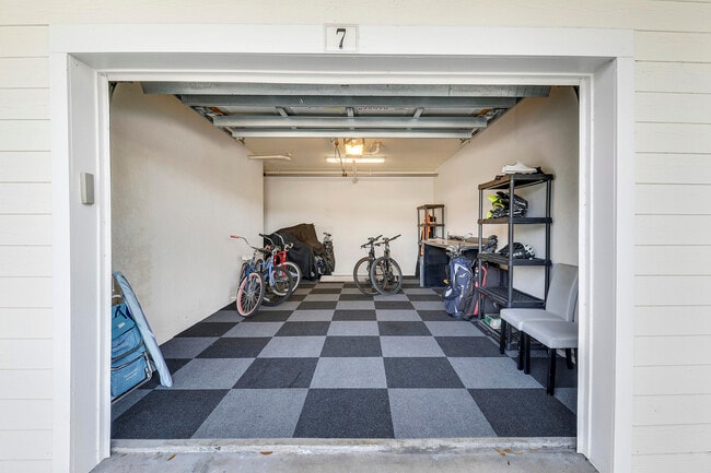 Building Photo - 275 Murcia Dr