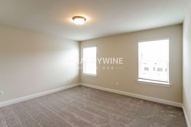 Foto del edificio - Happy New Year! Move in by 1/31 and get on...