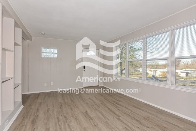 Building Photo - 4 Redwood Dr