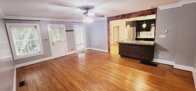 Foto del edificio - Hidden Gem for Rent in Highland Park!!