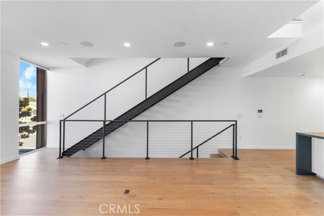 Building Photo - 6566 W 85th Pl