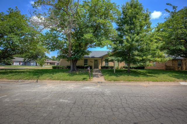 Foto principal - 7701 Cedar Park Ave