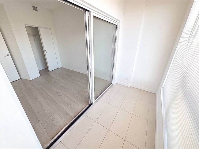 Photo du bâtiment - Centre West - 1505