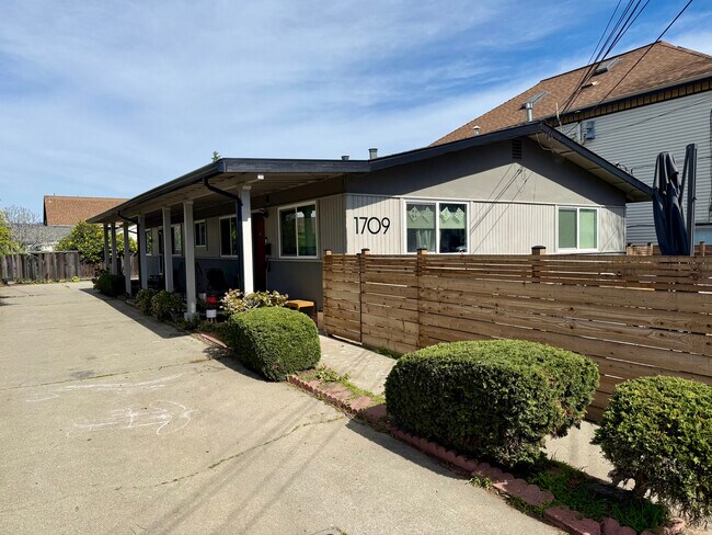 Building Photo - 1709 Pacific Ave