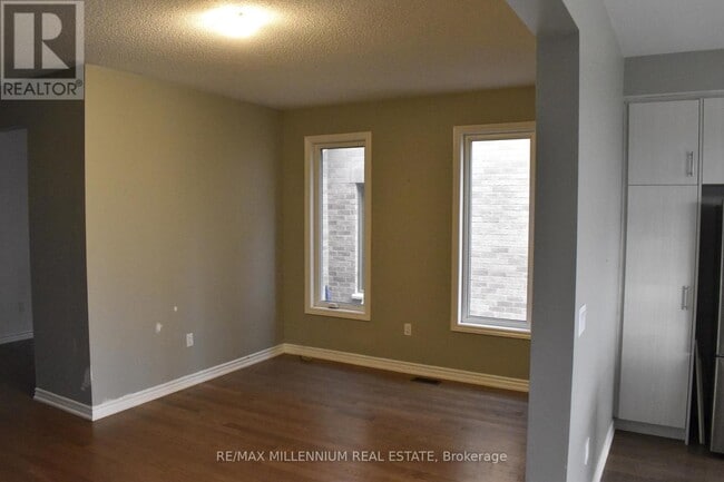 Building Photo - 262 Madelaine Dr
