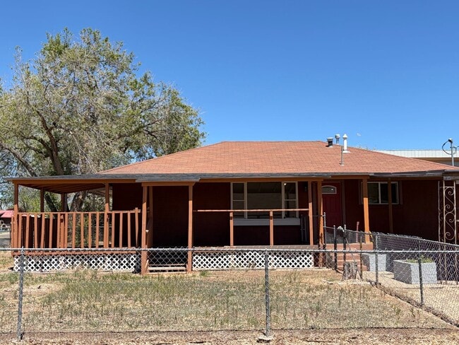 Building Photo - 2 bed 1 bath home