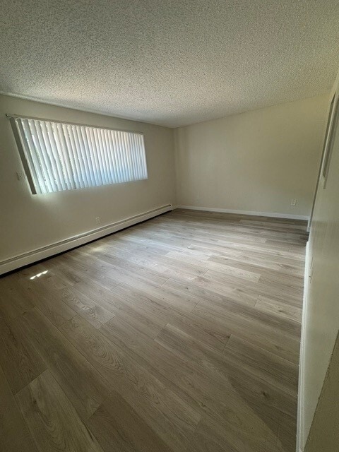 Living Room - Twin Fountain Apartments