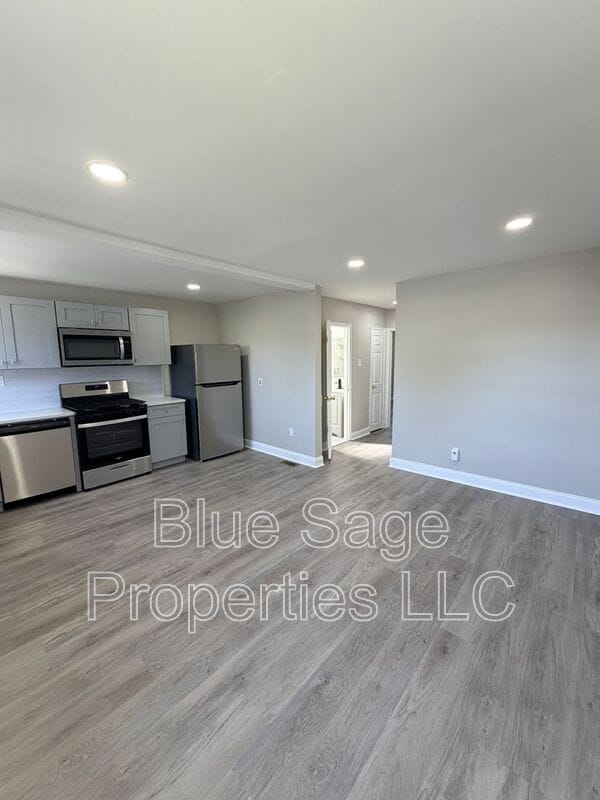 Foto del edificio - 1012 Burnside Rd