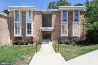 Building Photo - 2612 Fort Farnsworth Rd
