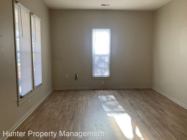 Building Photo - 3 br, 1 bath House - 929 N Rogers Ave