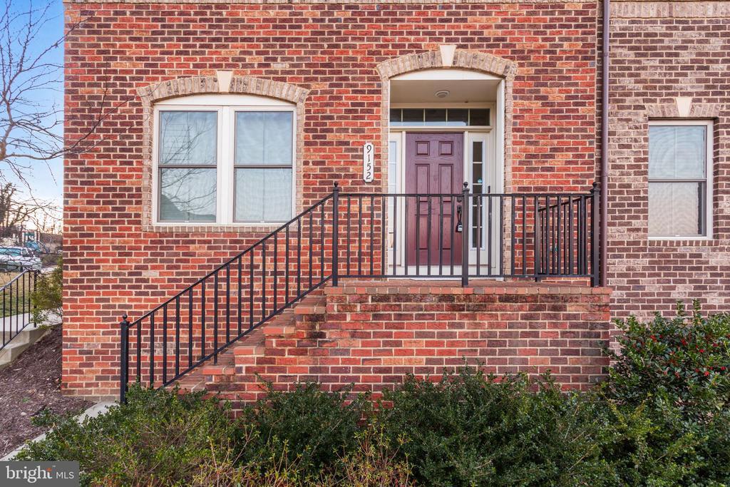 Foto principal - 9152 Kenway Ln