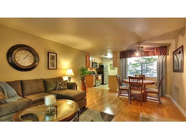 Building Photo - 2250 Monroe St