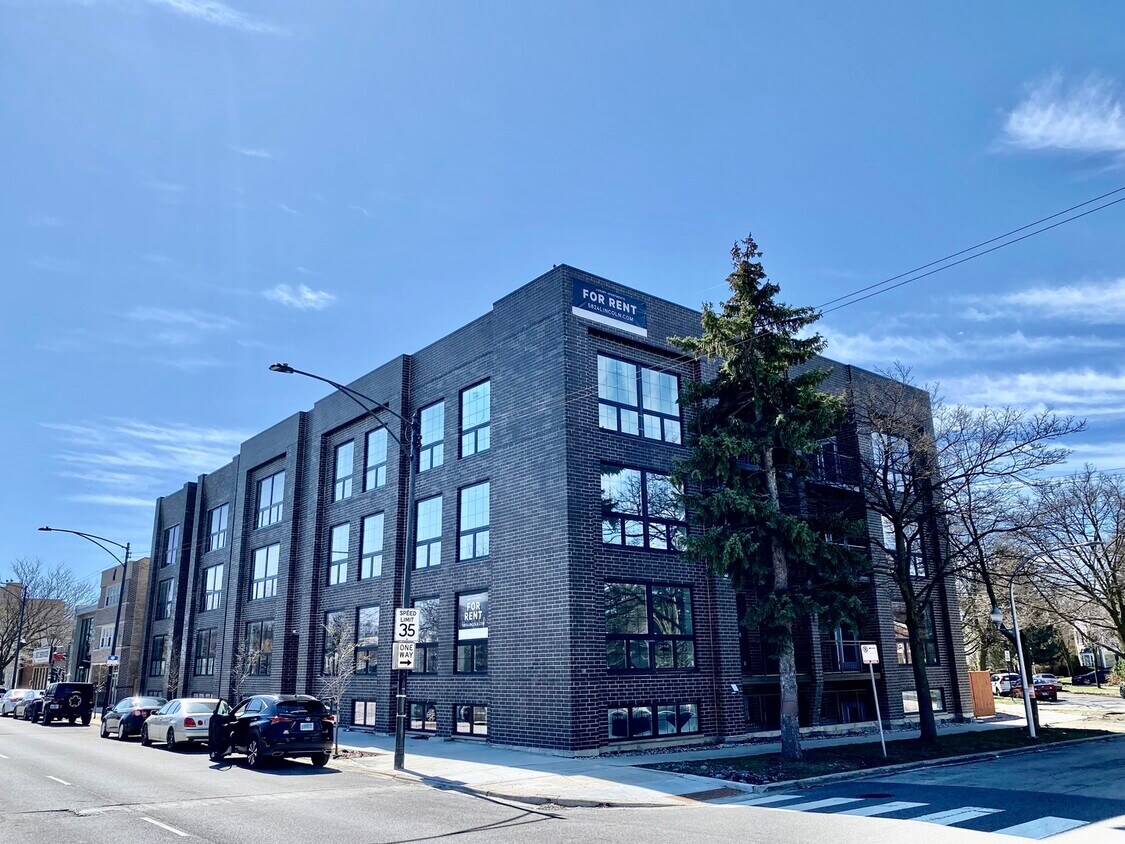 Primary Photo - 5830 N Lincoln Ave
